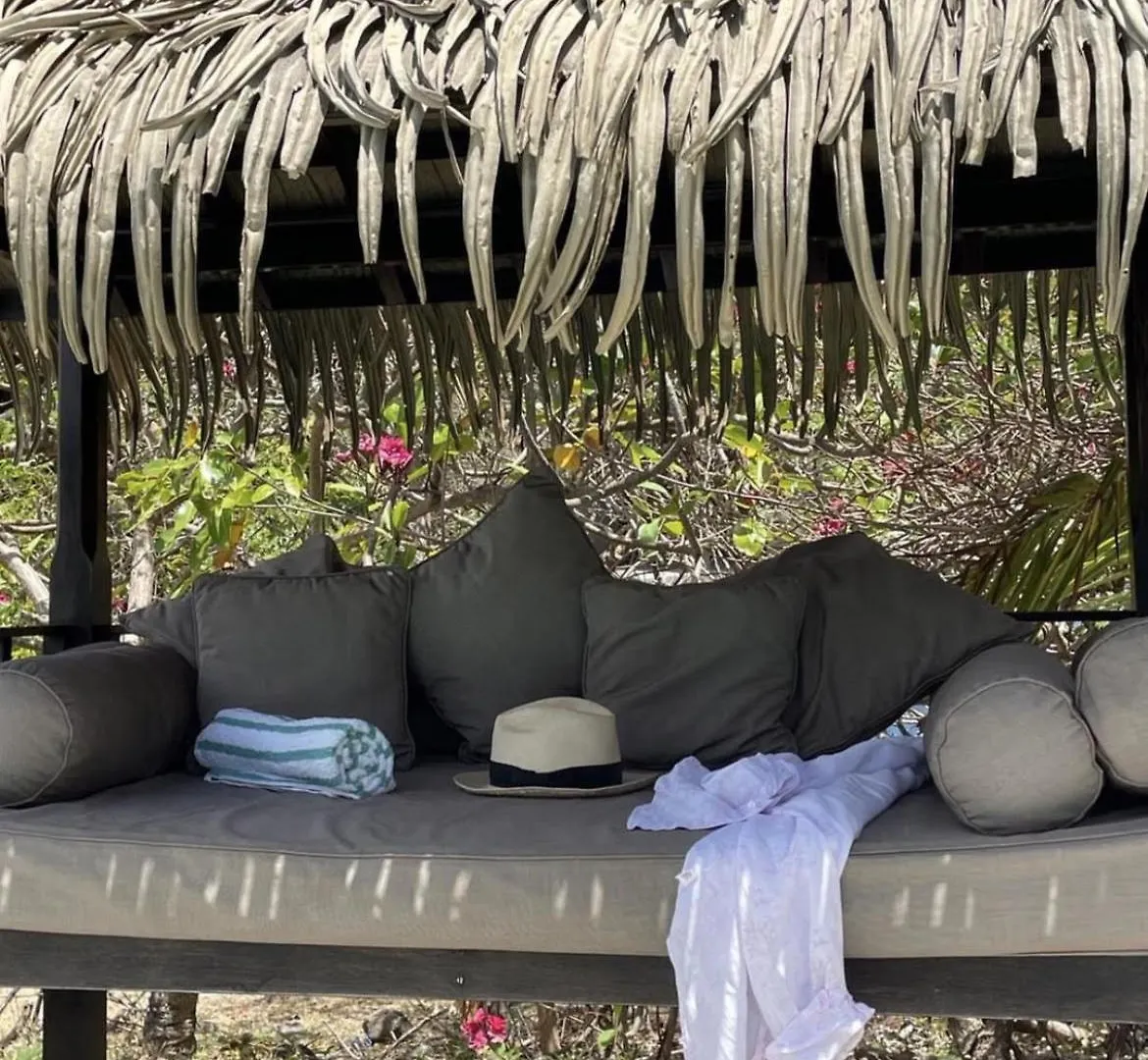 Firefly Estate Bequia Ξενοδοχείο Crescent Beach