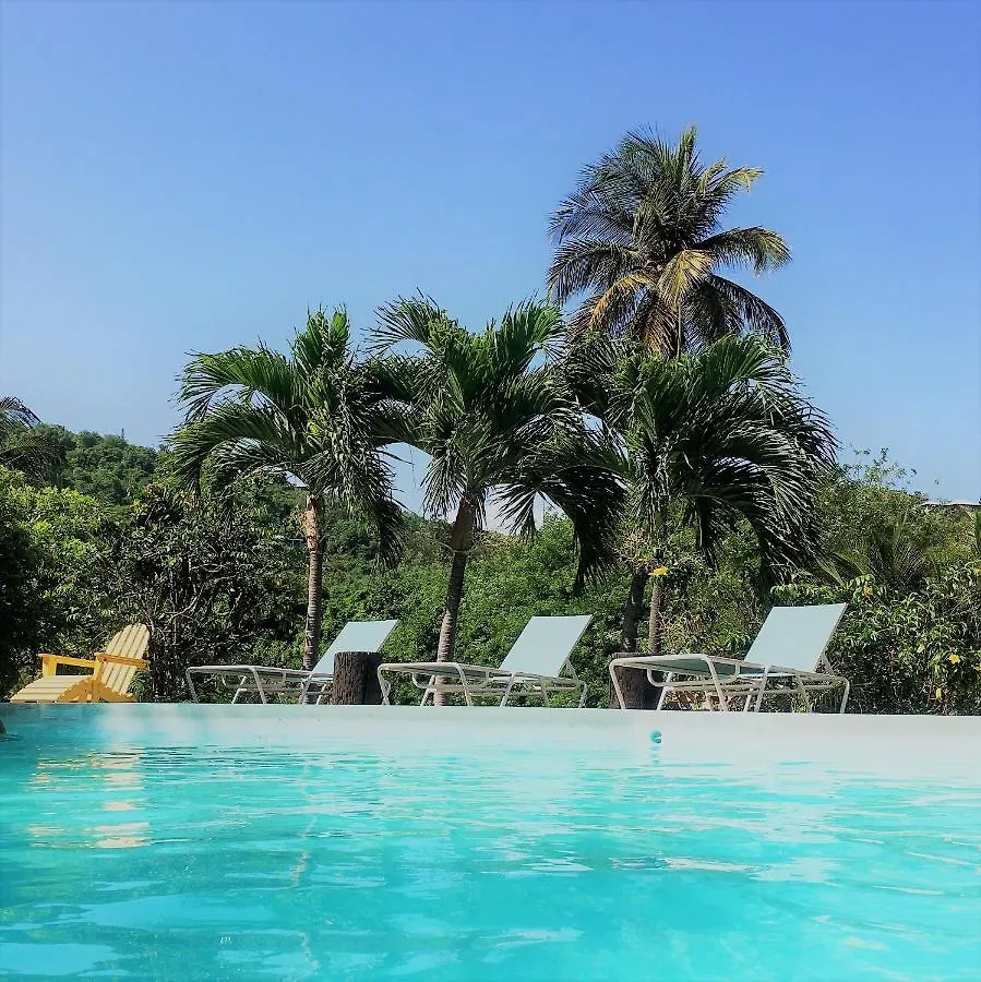 Отель Firefly Estate Bequia Крисент-Бич