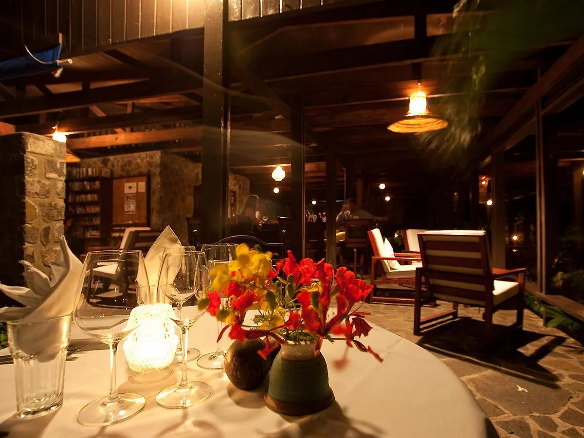 Отель Firefly Estate Bequia Крисент-Бич